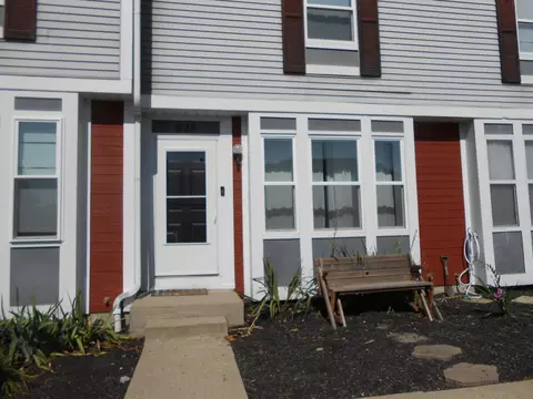 828 Pine Way Dr #C-2, Worthington, OH 43085