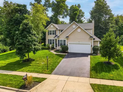 2767 Bold Venture Dr, Lewis Center, OH 43035
