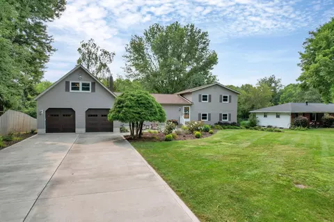 1240 Lectric Ln, Zanesville, OH 43701