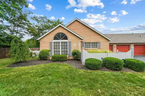 5377 Pond View Dr, Westerville, OH 43081