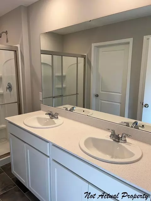 379 Trinity Way E, Newark, OH 43055 photo 5