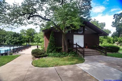 604 Dlyn St, Columbus, OH 43228 photo 10