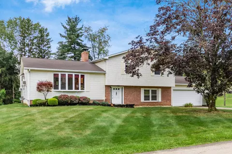 2650 Ash Meadows Blvd, Zanesville, OH 43701
