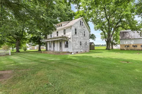 3698 National Rd SW, Hebron, OH 43025