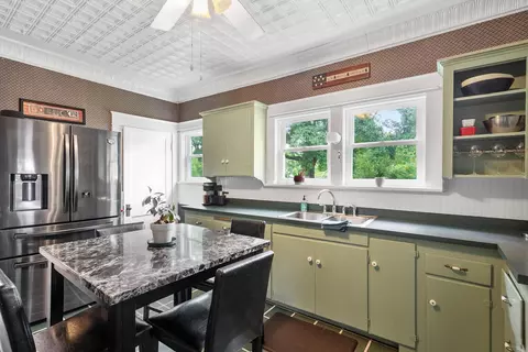411 E High St, Ashley, OH 43003 photo 10