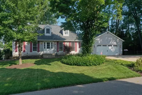 24 Mound St W, Fredericktown, OH 43019