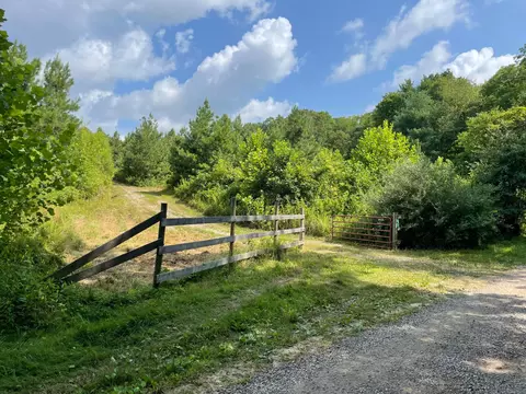 66521 Old Shurtz Rd, New Plymouth, OH 45654