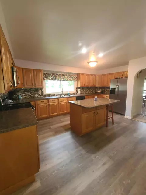 1033 Uhler Rd, Marion, OH 43302