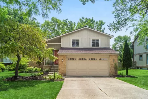 3338 Woods Mill Dr, Hilliard, OH 43026