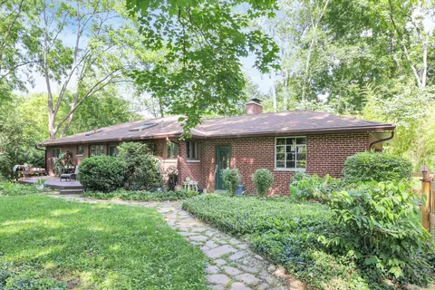 5904 Beechview Dr E, Worthington, OH 43085 photo 1