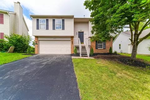 871 Crevis Ln, Columbus, OH 43228