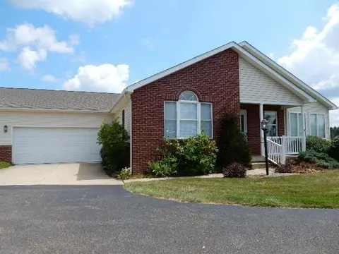 65 Fairway Dr, Mount Vernon, OH 43050