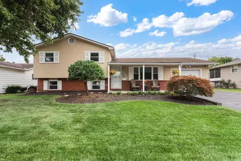 2561 Scott Ct, Grove City, OH 43123