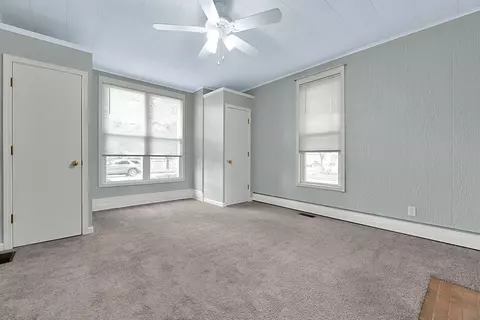 381 E Central Ave, Delaware, OH 43015 photo 6