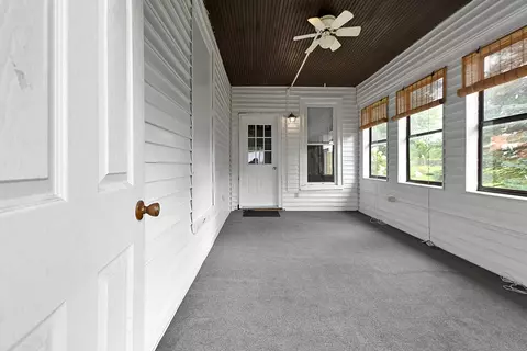 381 E Central Ave, Delaware, OH 43015 photo 4