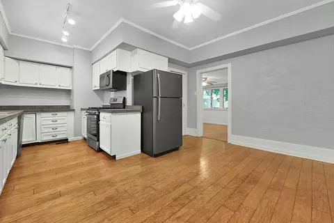 381 E Central Ave, Delaware, OH 43015 photo 9