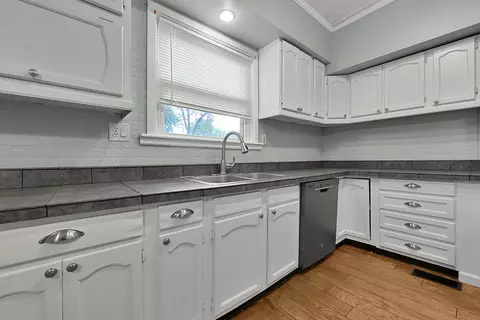 381 E Central Ave, Delaware, OH 43015 photo 10