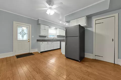 381 E Central Ave, Delaware, OH 43015 photo 8