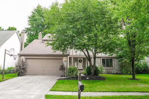 800 Summertree Ln, Westerville, OH 43081