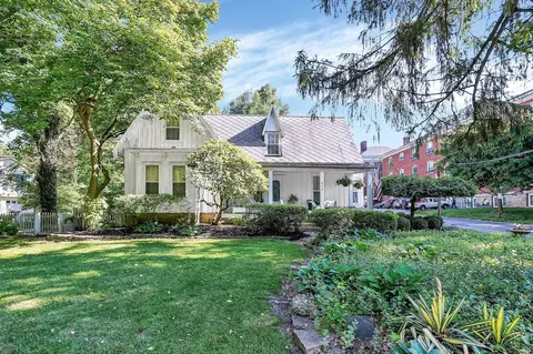 404 W Broadway, Granville, OH 43023