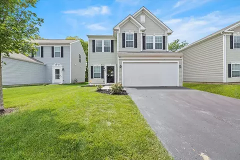 4951 Fosterson Dr, Lockbourne, OH 43137