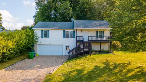 931 Fairway Dr, Howard, OH 43028