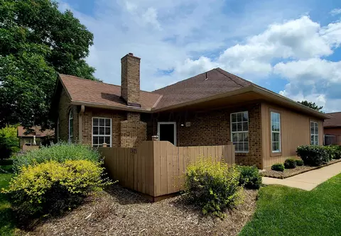 2475 Timbers Edge Ln, Columbus, OH 43235