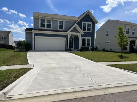 40 Burroughs Dr, Ashville, OH 43103