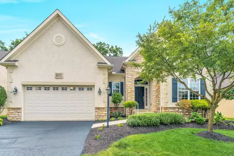 6057 Tournament Dr, Westerville, OH 43082