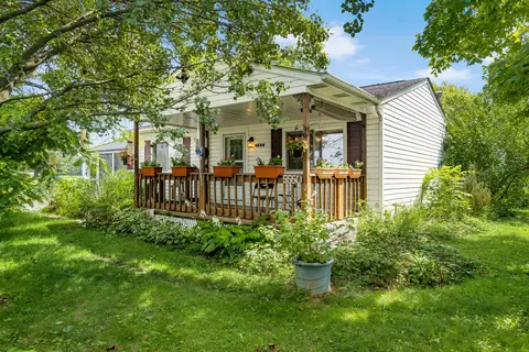 5550 Newport Ct, Columbus, OH 43232