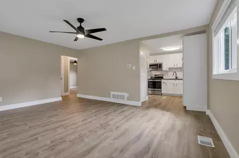 792 Exeter Rd, Whitehall, OH 43213 photo 6