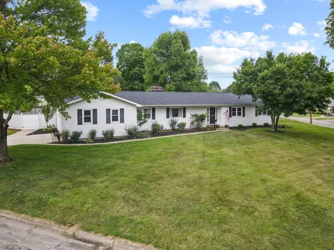 975 Circle Dr, Circleville, OH 43113 photo 3