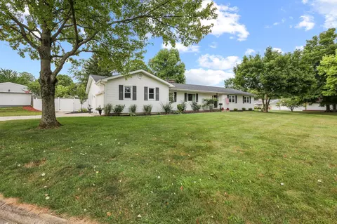 975 Circle Dr, Circleville, OH 43113 photo 2