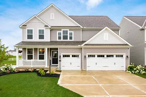327 Shelter Cove Dr, Pataskala, OH 43062