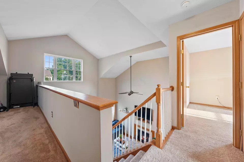  2505 Tree Knoll Ct, Columbus, OH 43219 photo 17
