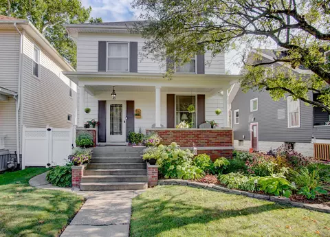 832 Locust Ave, Zanesville, OH 43701
