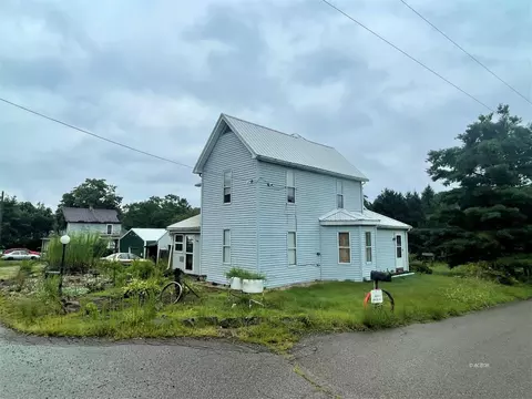 26201 Rock St, Coolville, OH 45723