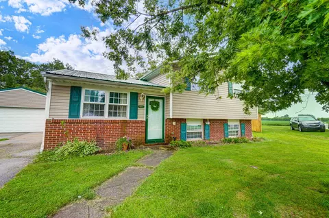 445 Hathaway Ct, West Jefferson, OH 43162