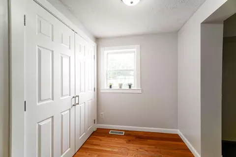 176 E William St, Delaware, OH 43015 photo 12