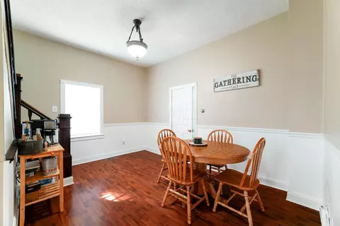 176 E William St, Delaware, OH 43015 photo 10