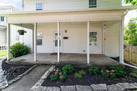 176 E William St, Delaware, OH 43015