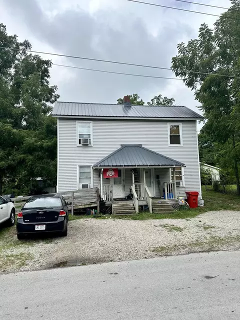 79 S Cherry St, London, OH 43140