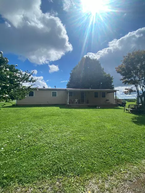 7989 Royalton Rd SW, Lancaster, OH 43130