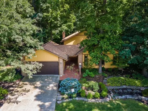 990 Blind Brook Dr, Columbus, OH 43235