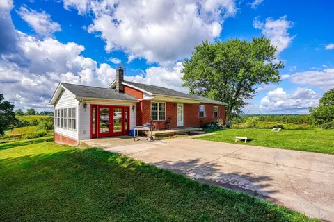 27837 Locust Grove Rd, Mcarthur, OH 45651