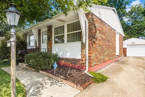 810 Strimple Ave, Columbus, OH 43229