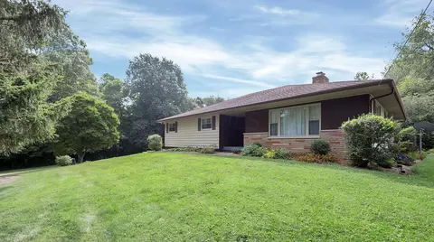 104 Carstairs Rd, Heath, OH 43056