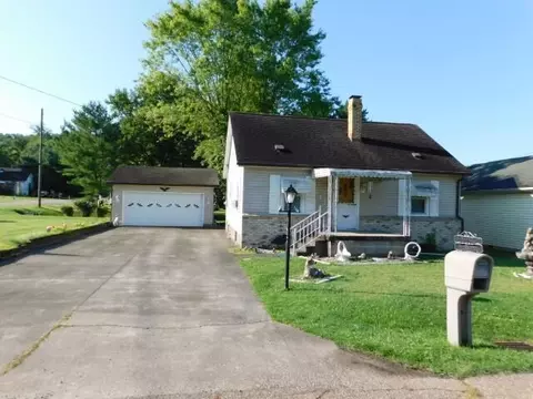 1137 Ohio Ave, Logan, OH 43138