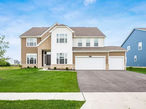 5881 Heather Ridge Dr, Delaware, OH 43015
