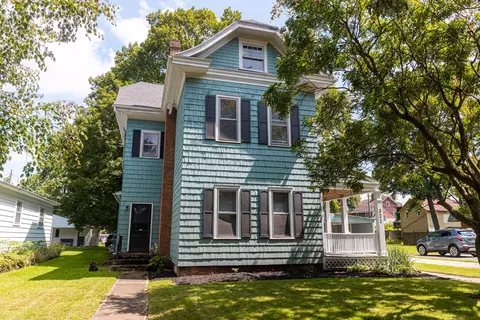 321 N Market St, Galion, OH 44833